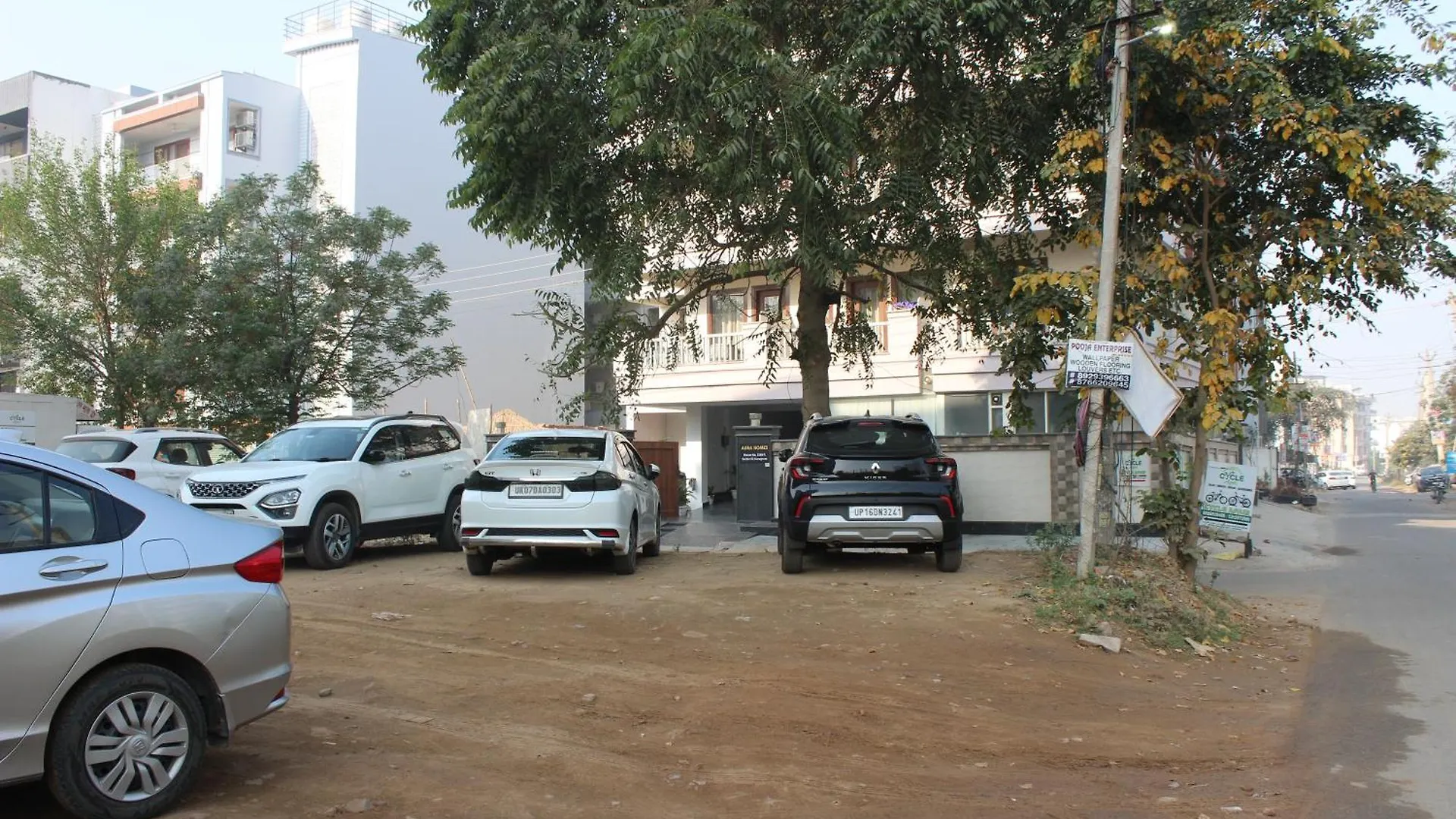 Otel Aura Luxury Studio I Couple Friendly I Near Golf Course Road, Sector 57, Gurgaon